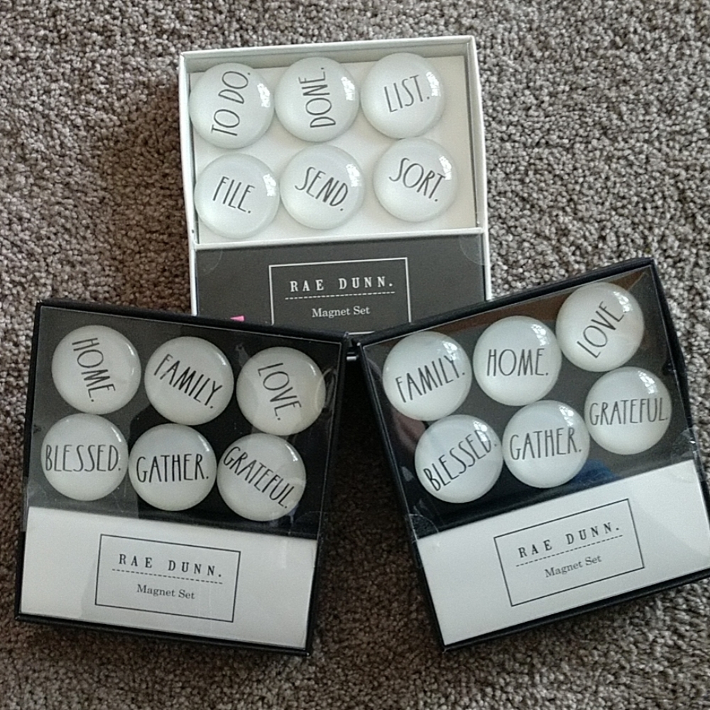 Rae Dunn magnet set's